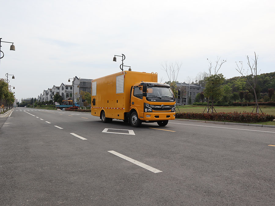多利卡电源车
