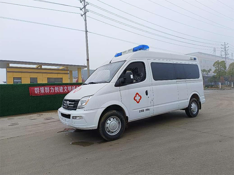 大通V80中轴救护车