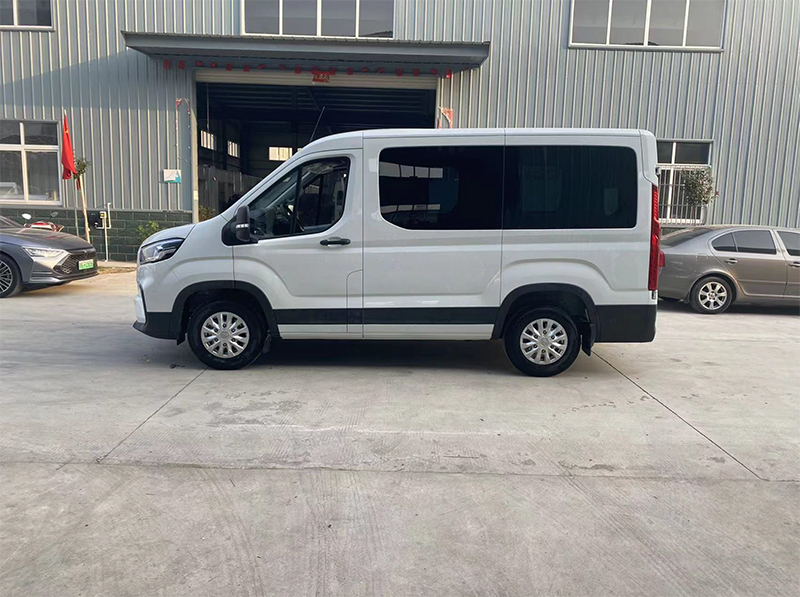 大通V90伤残转运车