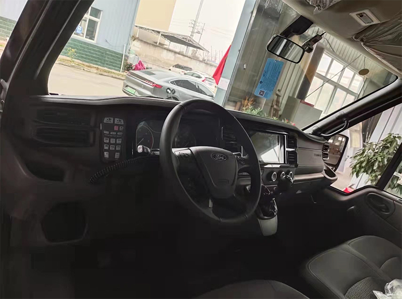 福特V348长轴福星顶救护车
