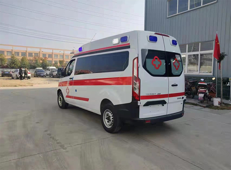 福特V362柴油转运型救护车