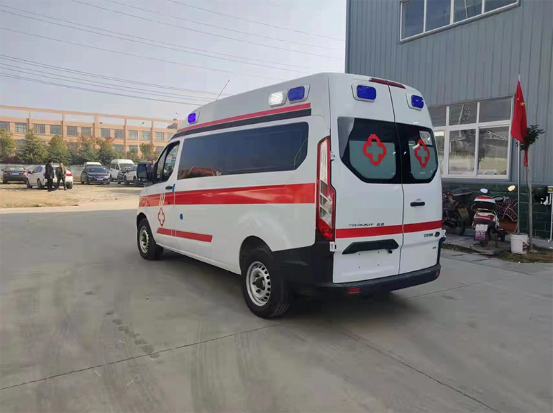 福特V362汽油转运型救护车