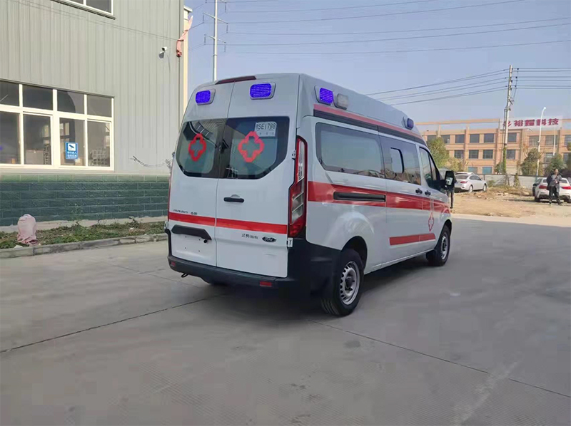 福特V362汽油转运型救护车