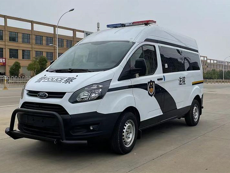 福特V362汽油自动挡囚车