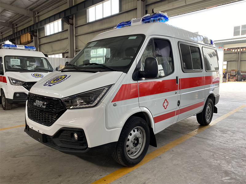 江铃特顺短轴监护型救护车