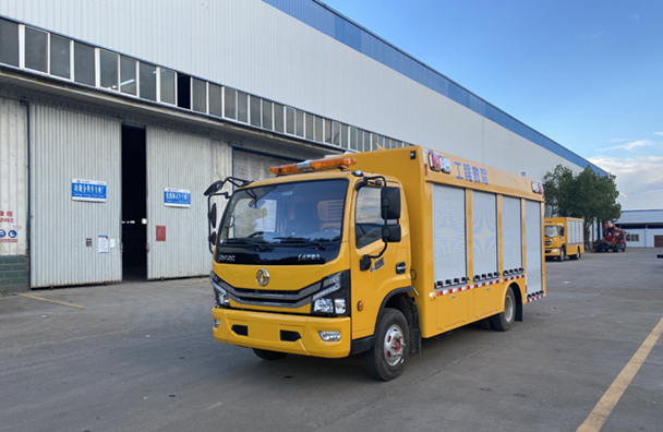 东风大多利卡600方救险车