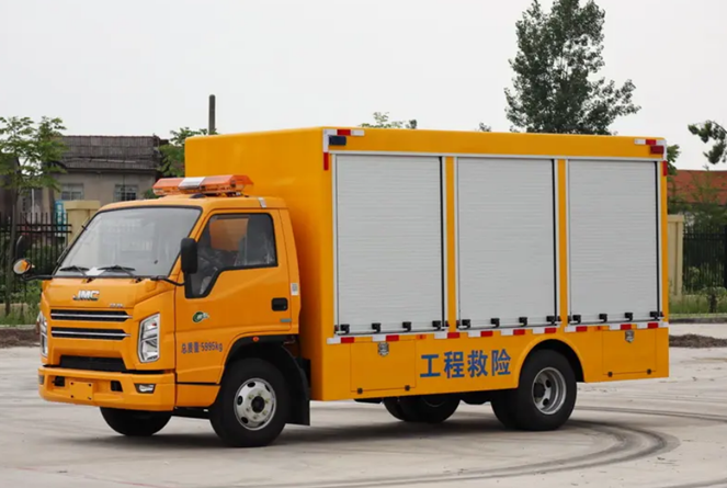 江铃2000方双排救险车
