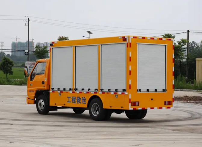 江铃2000方双排救险车