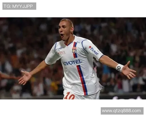 本泽马：从足球天才到传奇前锋的辉煌旅程与未来展望